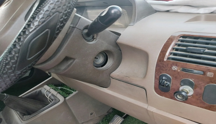 2014 Mahindra Bolero SLX BS IV, Diesel, Manual, 1,35,696 km, interior