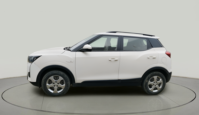 2019 Mahindra XUV300 W6 1.5 DIESEL, Diesel, Manual, 1,21,724 km, exterior