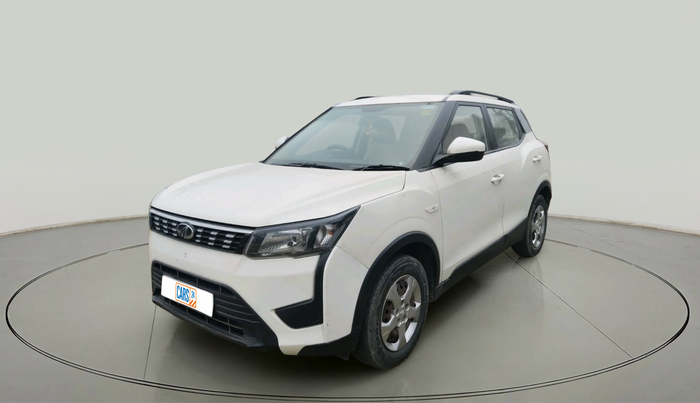 2019 Mahindra XUV300 W6 1.5 DIESEL, Diesel, Manual, 1,21,724 km, exterior