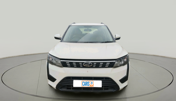 2019 Mahindra XUV300 W6 1.5 DIESEL, Diesel, Manual, 1,21,724 km, exterior