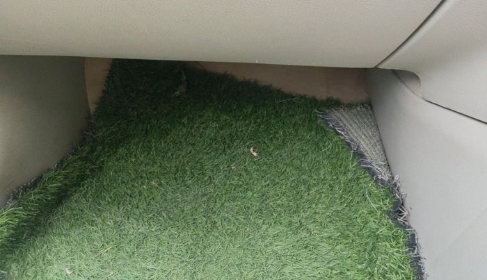 2019 Mahindra XUV300 W6 1.5 DIESEL, Diesel, Manual, 1,21,724 km, interior