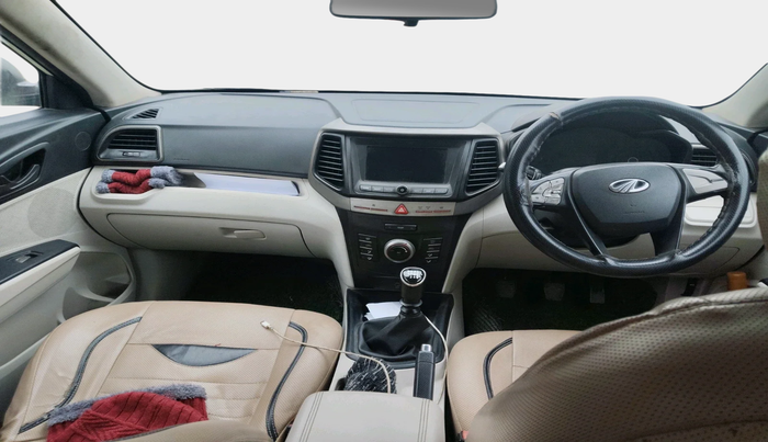 2019 Mahindra XUV300 W6 1.5 DIESEL, Diesel, Manual, 1,21,724 km, interior