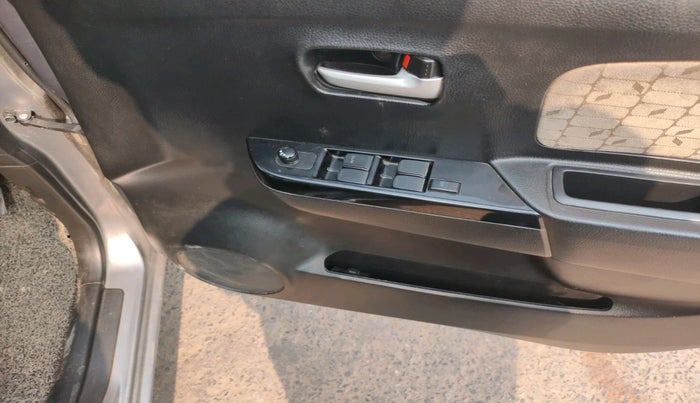 2017 Maruti Wagon R 1.0 VXI, Petrol, Manual, 54,346 km, interior