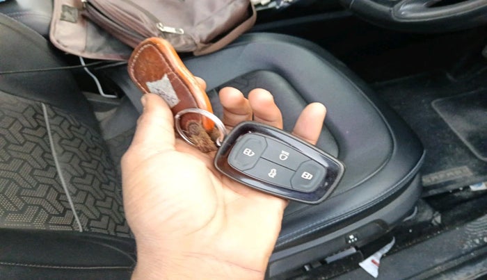 2022 Tata Safari XZ PLUS DARK EDITION, Diesel, Manual, 1,02,639 km, interior