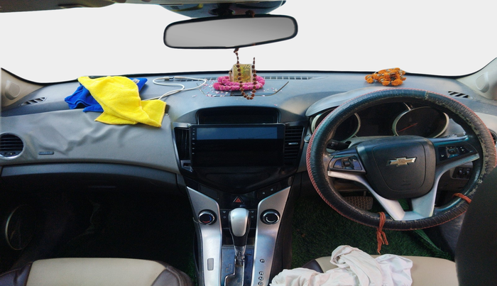 2010 Chevrolet Cruze LTZ AT, Diesel, Automatic, 1,16,834 km, interior