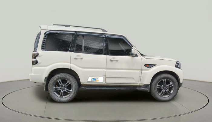 2017 Mahindra Scorpio S6 PLUS INTELLI-HYBRID, Diesel, Manual, 75,613 km, exterior