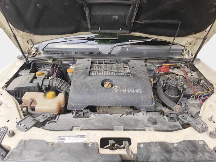 2017 Mahindra Scorpio S6 PLUS INTELLI-HYBRID, Diesel, Manual, 75,613 km, exterior