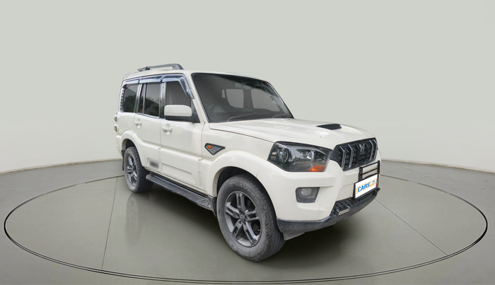 2017 Mahindra Scorpio S6 PLUS INTELLI-HYBRID, Diesel, Manual, 75,613 km, exterior