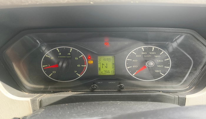 2017 Mahindra Scorpio S6 PLUS INTELLI-HYBRID, Diesel, Manual, 75,613 km, interior
