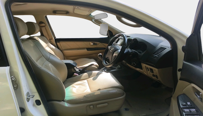 2016 Toyota Fortuner 3.0 4X2 MT, Diesel, Manual, 91,296 km, interior