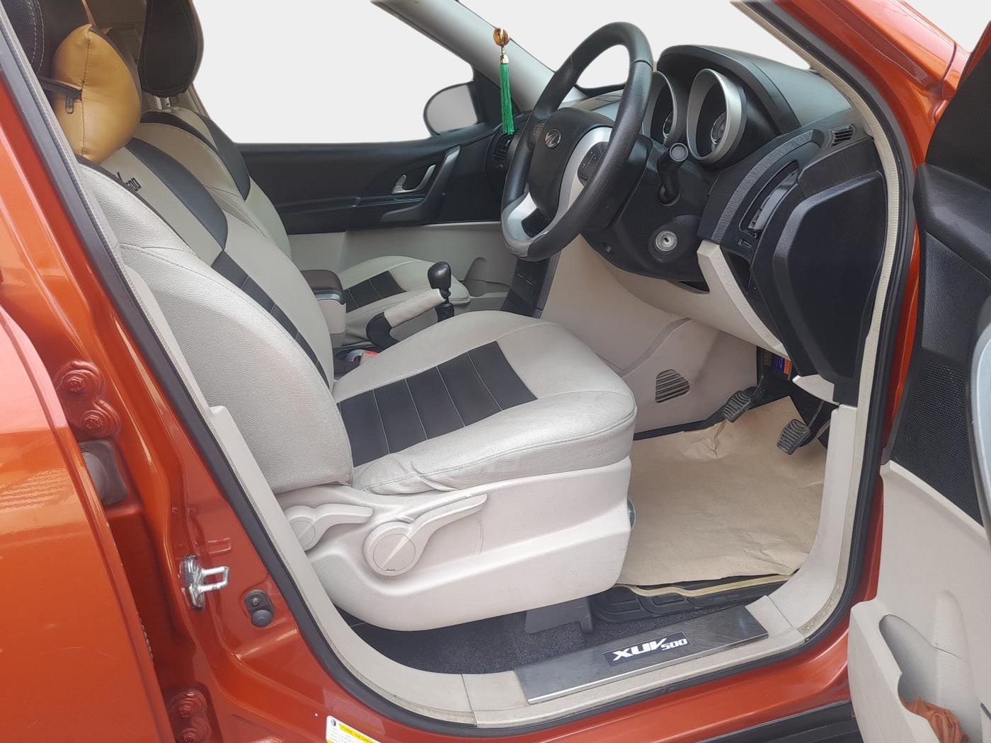 2016 Mahindra XUV500 W6, Diesel, Manual, 60,552 km, interior