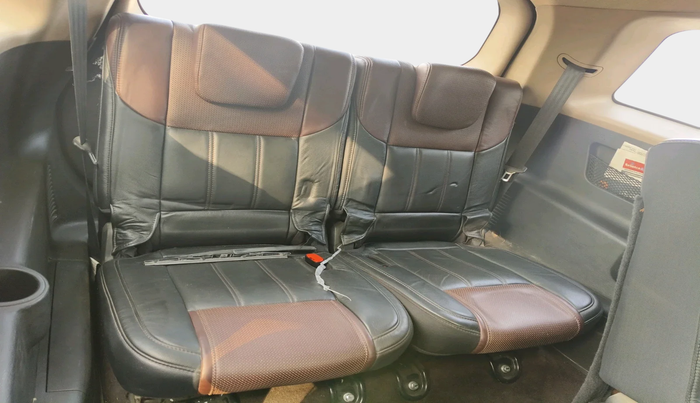 2014 Mahindra XUV500 W8, Diesel, Manual, 1,24,000 km, interior