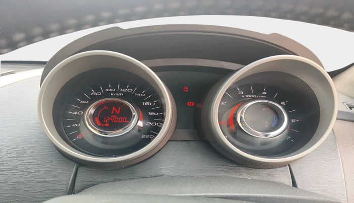 2014 Mahindra XUV500 W8, Diesel, Manual, 1,24,000 km, interior