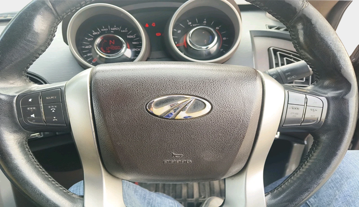 2014 Mahindra XUV500 W8, Diesel, Manual, 1,24,000 km, interior