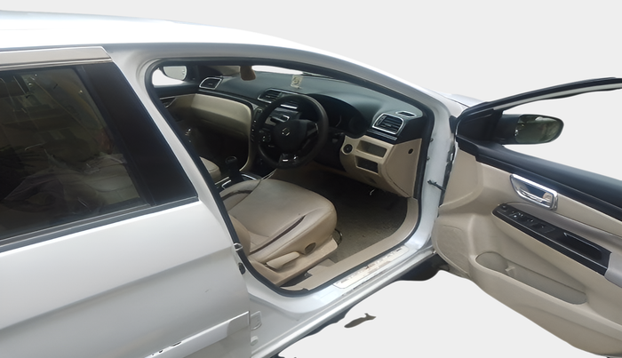 2014 Maruti Ciaz ZXI, Petrol, Manual, 3,05,166 km, interior