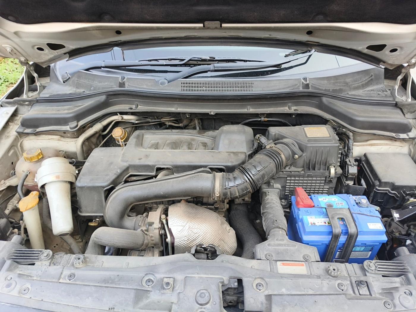 2019 Mahindra XUV300 W8 (O) 1.5 DIESEL, Diesel, Manual, 98,047 km, exterior