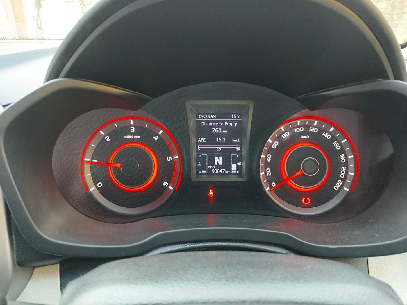 2019 Mahindra XUV300 W8 (O) 1.5 DIESEL, Diesel, Manual, 98,047 km, interior