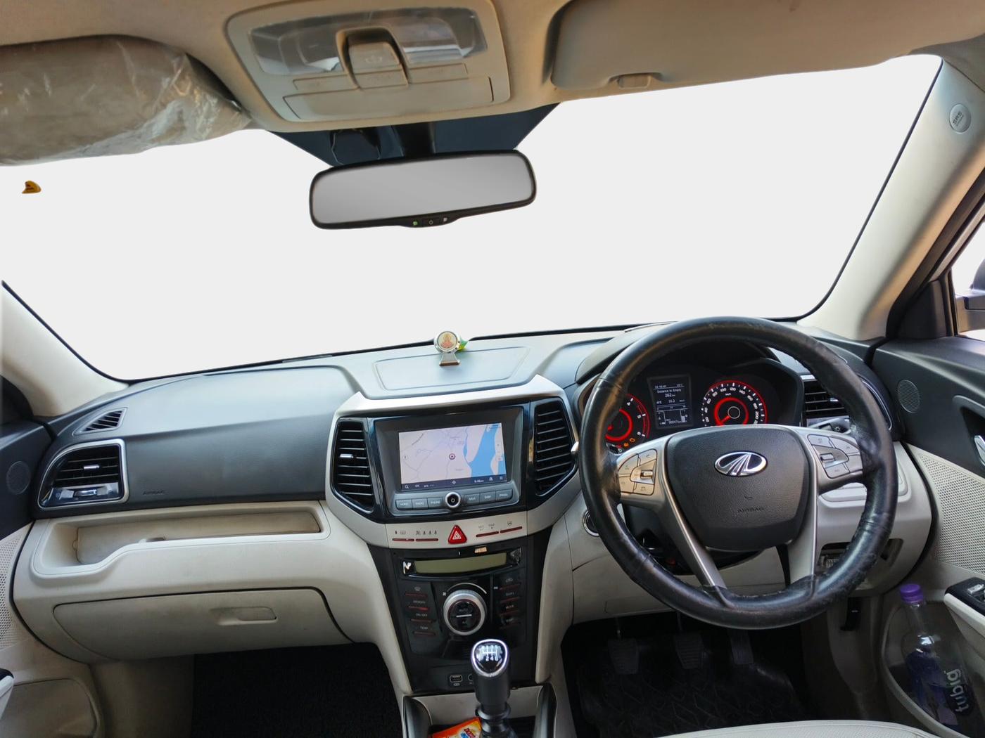 2019 Mahindra XUV300 W8 (O) 1.5 DIESEL, Diesel, Manual, 98,047 km, interior