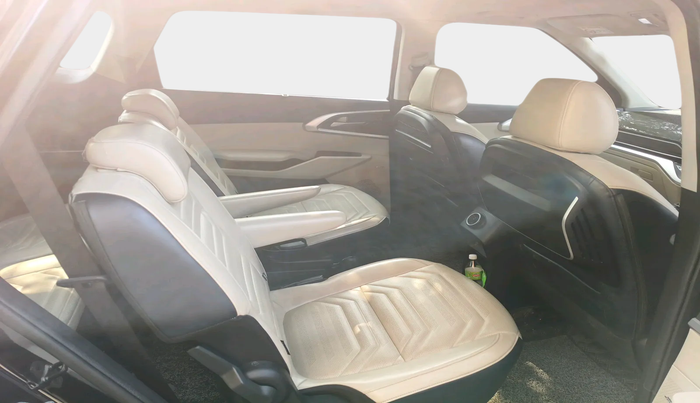 2022 KIA CARENS LUXURY PLUS 1.5 DIESEL AT 6 STR, Diesel, Automatic, 35,368 km, interior