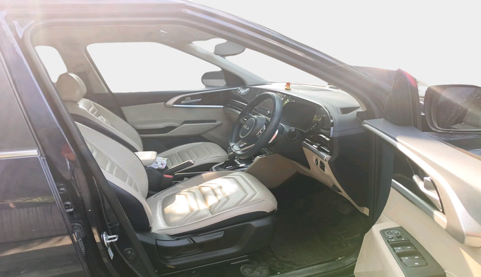 2022 KIA CARENS LUXURY PLUS 1.5 DIESEL AT 6 STR, Diesel, Automatic, 35,368 km, interior