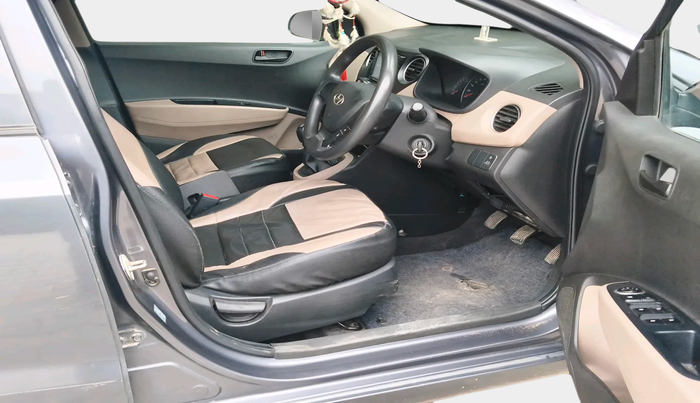 2015 Hyundai Grand i10 MAGNA 1.2 KAPPA VTVT, Petrol, Manual, 1,11,451 km, interior
