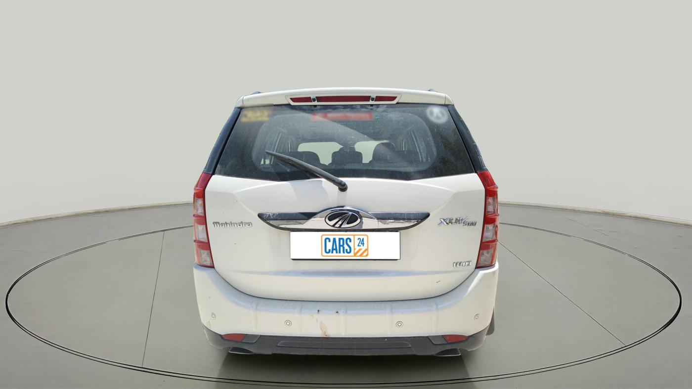 2015 Mahindra XUV500 W10, Diesel, Manual, 1,05,555 km, exterior