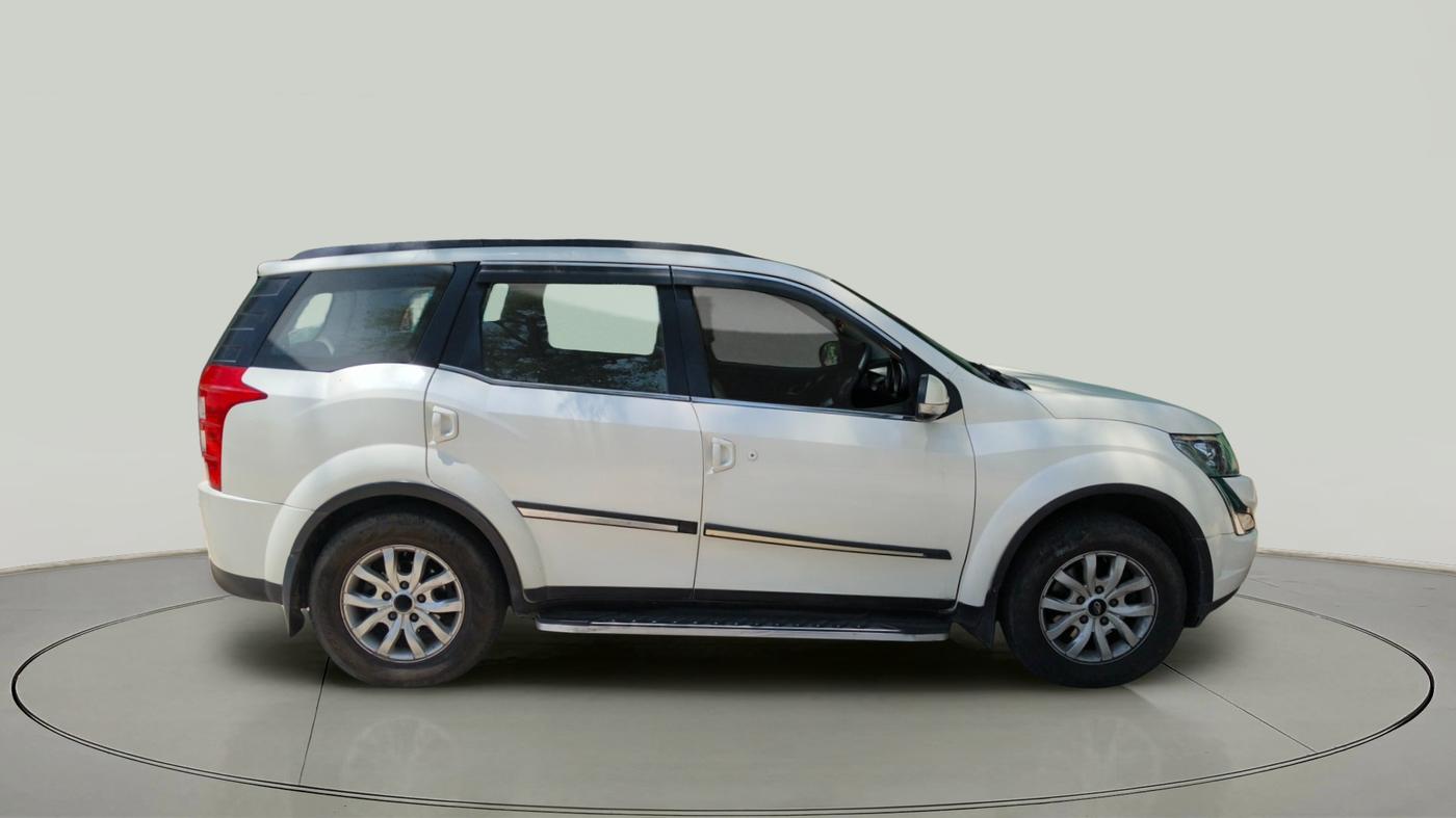 2015 Mahindra XUV500 W10, Diesel, Manual, 1,05,555 km, exterior