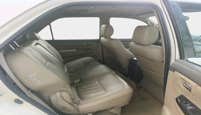 2012 Toyota Fortuner 3.0 4X4 MT, Diesel, Manual, 1,41,934 km, interior