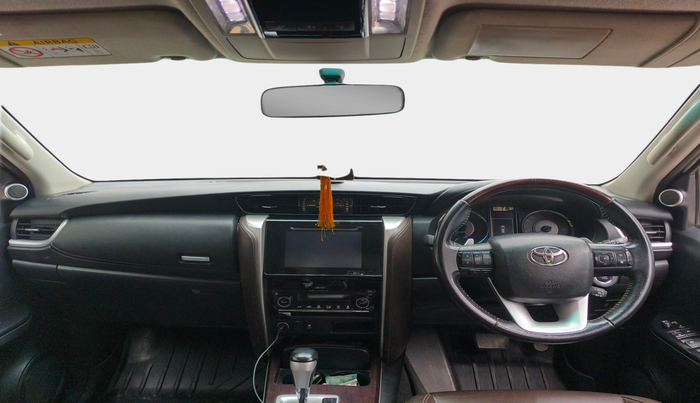 2017 Toyota Fortuner 2.8 4X2 AT, Diesel, Automatic, 88,371 km, interior