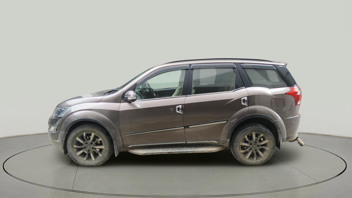 2018 Mahindra XUV500 W11, Diesel, Manual, 1,33,499 km, exterior