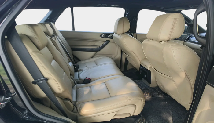 2017 Ford Endeavour TITANIUM 3.2 4X4 AT, Diesel, Automatic, 1,70,204 km, interior