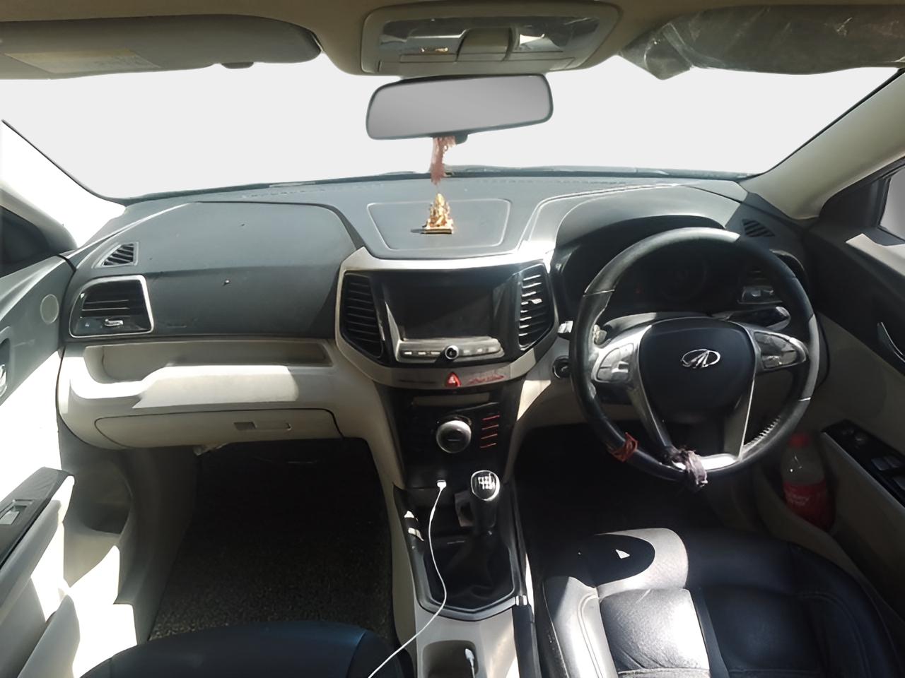 2019 Mahindra XUV300 W8 1.5 DIESEL, Diesel, Manual, 69,972 km, interior