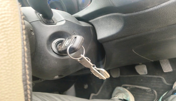 2015 Honda Mobilio 1.5L I-VTEC S, Petrol, Manual, 32,397 km, interior