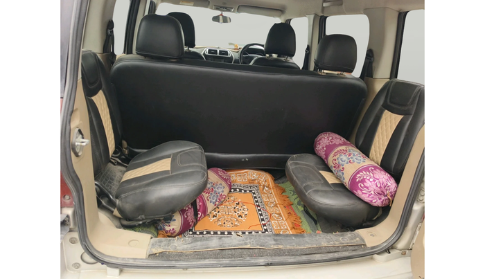 2017 Mahindra TUV300 T8, Diesel, Manual, 76,849 km, interior