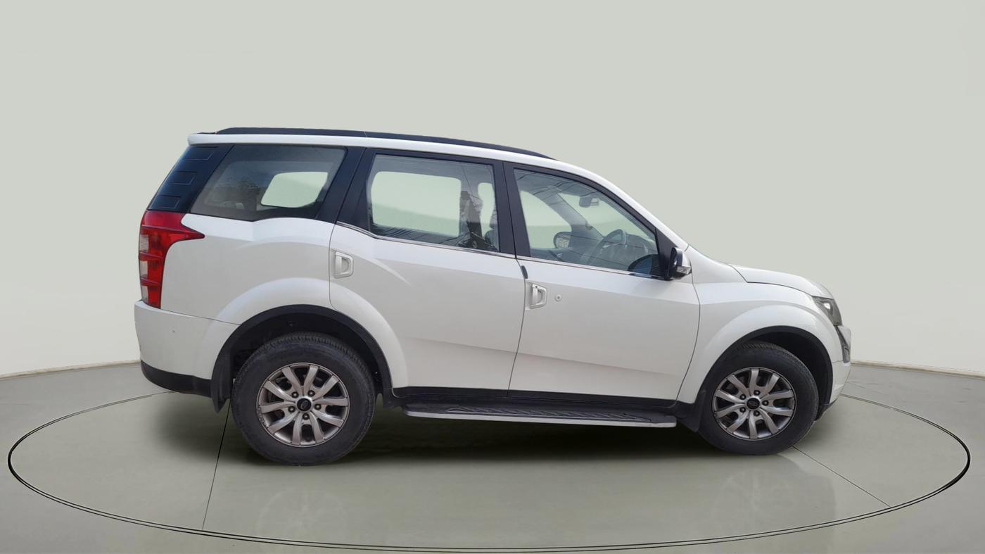 2015 Mahindra XUV500 W10, Diesel, Manual, 32,495 km, exterior