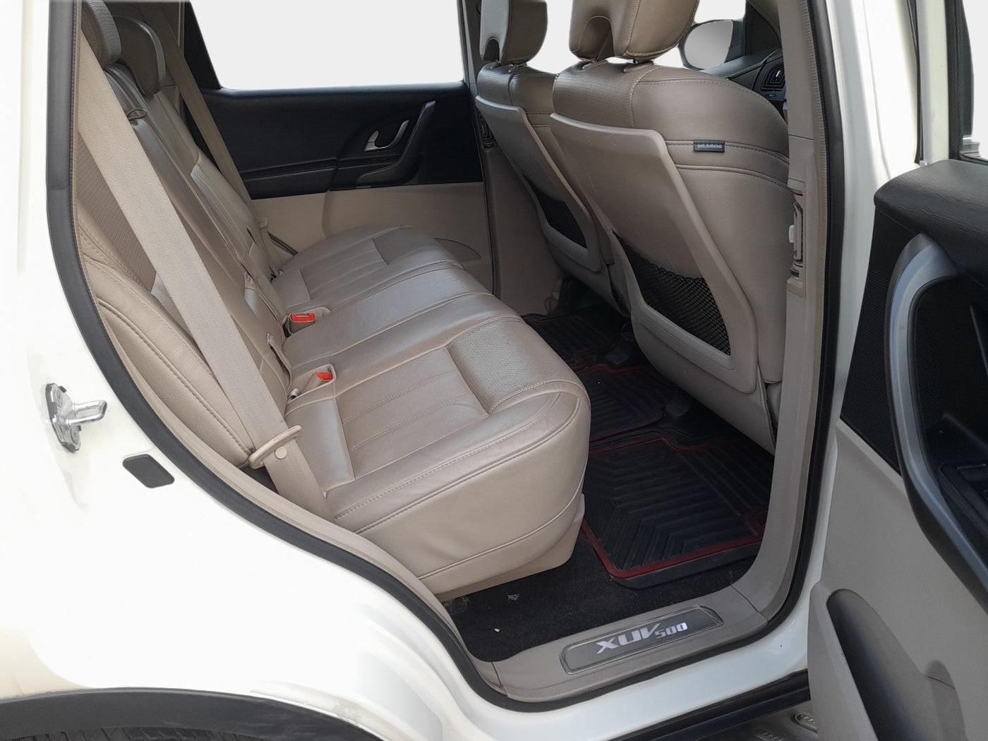 2015 Mahindra XUV500 W10, Diesel, Manual, 32,495 km, interior