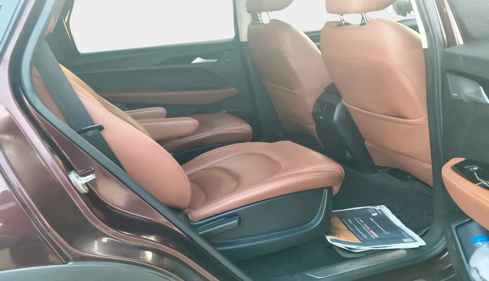 2022 MG HECTOR PLUS SHARP 2.0 DIESEL TURBO MT 6-STR, Diesel, Manual, 32,157 km, interior