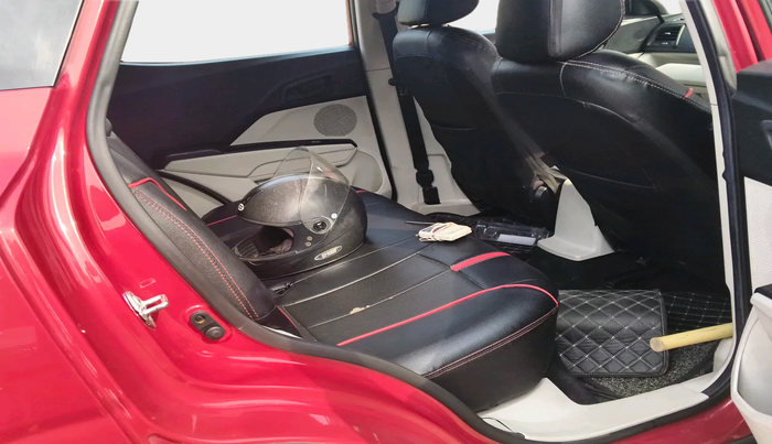 2022 Mahindra XUV300 W6 1.5 DIESEL AMT, Diesel, Automatic, 15,718 km, interior