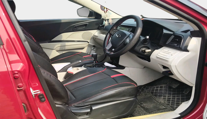 2022 Mahindra XUV300 W6 1.5 DIESEL AMT, Diesel, Automatic, 15,718 km, interior