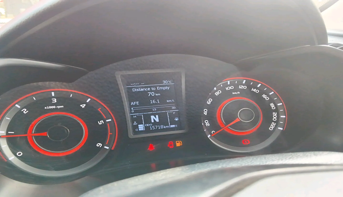 2022 Mahindra XUV300 W6 1.5 DIESEL AMT, Diesel, Automatic, 15,718 km, interior