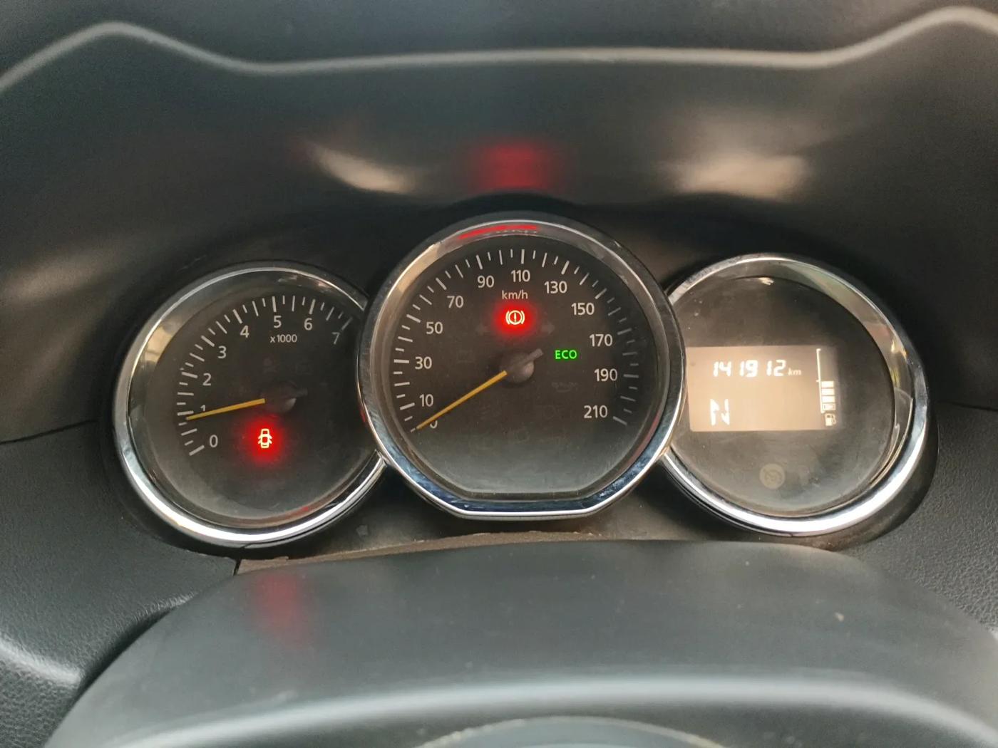2016 Renault Duster 110 PS RXZ 4X2 AMT DIESEL, Diesel, Automatic, 1,50,001 km, interior