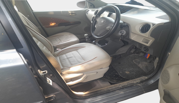 2013 Toyota Etios VD, Diesel, Manual, 65,686 km, interior