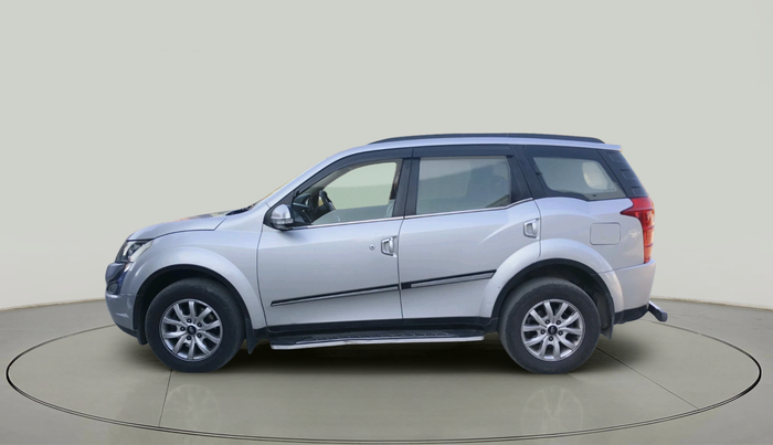 2017 Mahindra XUV500 W10, Diesel, Manual, 1,26,131 km, exterior