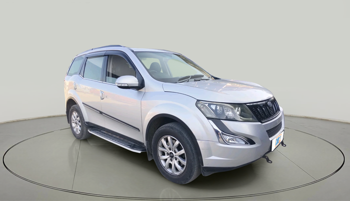 2017 Mahindra XUV500 W10, Diesel, Manual, 1,26,131 km, exterior