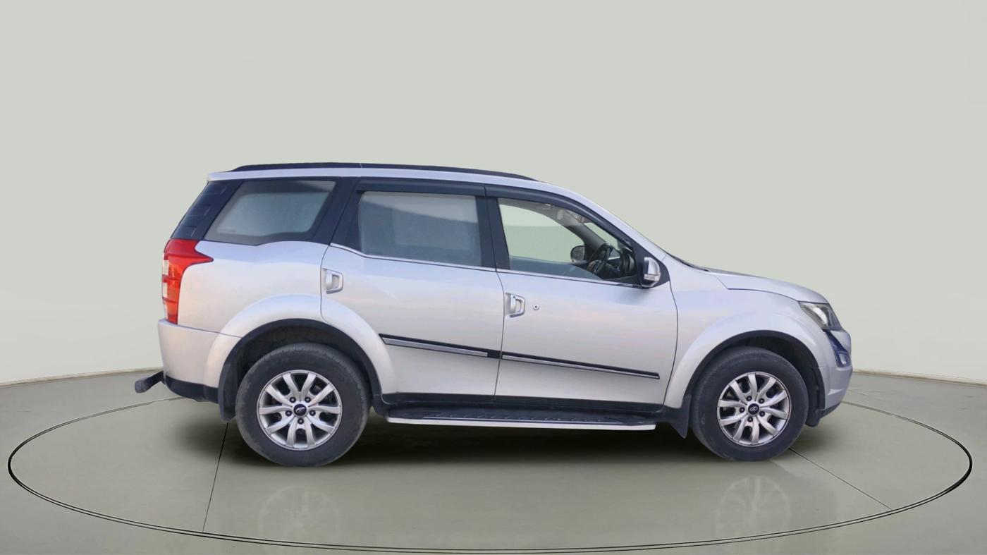 2017 Mahindra XUV500 W10, Diesel, Manual, 1,26,131 km, exterior