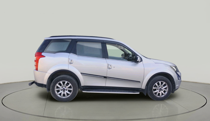 2017 Mahindra XUV500 W10, Diesel, Manual, 1,26,131 km, exterior