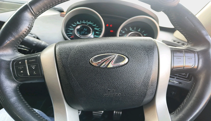 2017 Mahindra XUV500 W10, Diesel, Manual, 1,26,131 km, interior