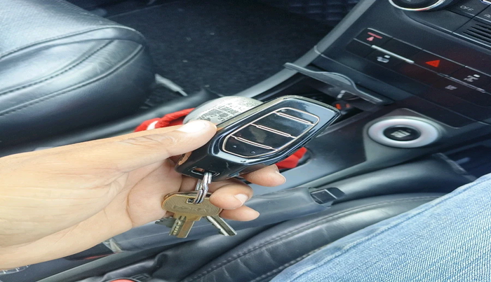 2017 Mahindra XUV500 W10, Diesel, Manual, 1,26,131 km, interior