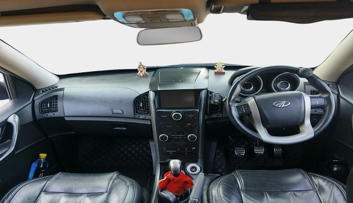 2017 Mahindra XUV500 W10, Diesel, Manual, 1,26,131 km, interior