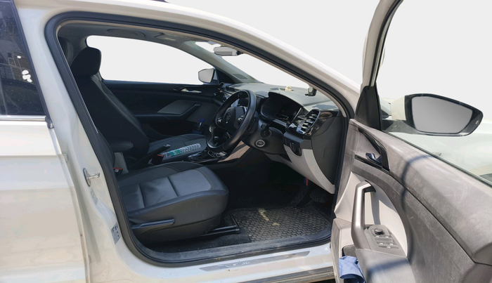 2023 Skoda KUSHAQ STYLE 1.0L TSI AT (6 AIRBAGS), Petrol, Automatic, 30,683 km, interior